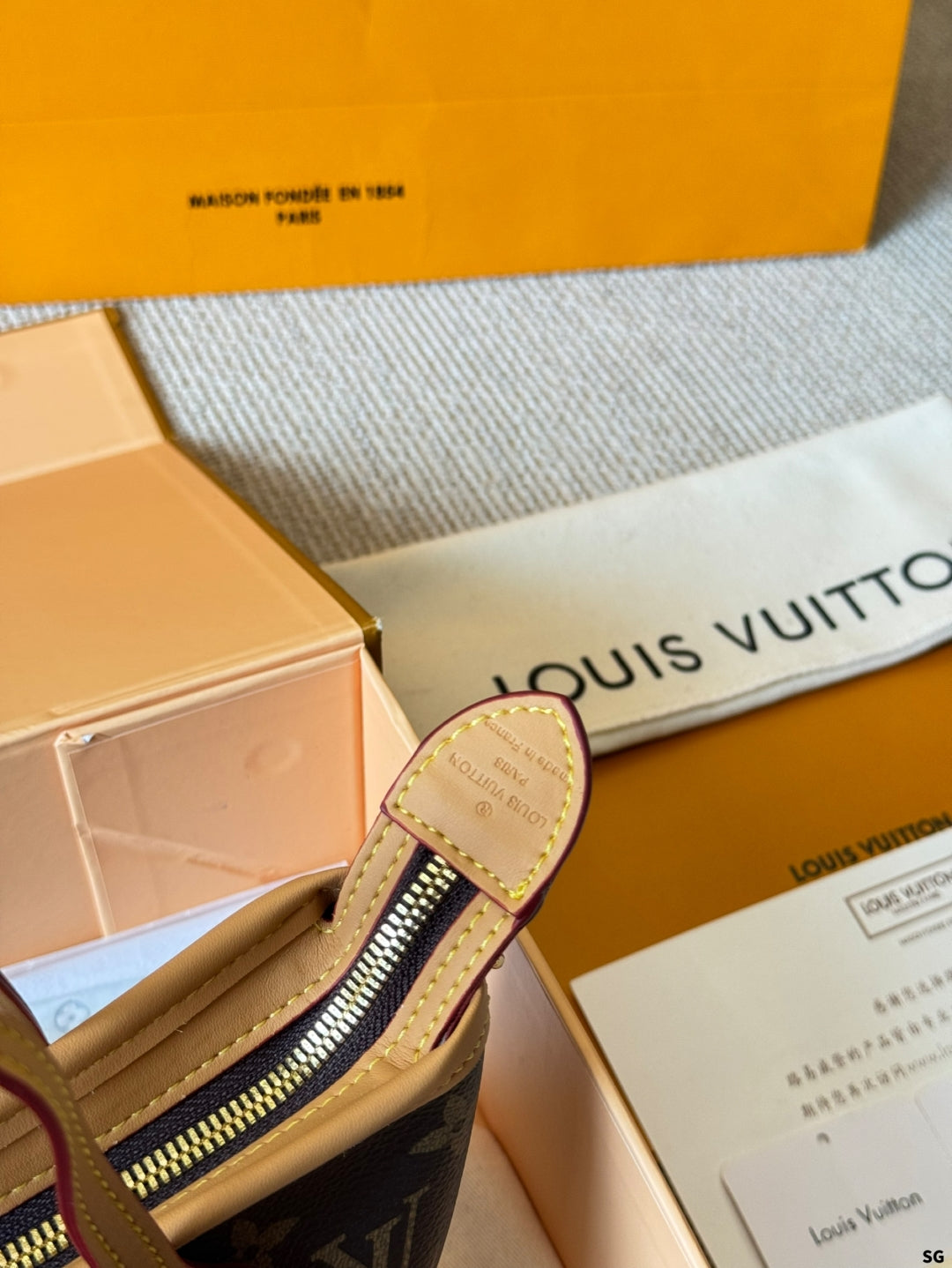 LV Neverfull bb Handbag