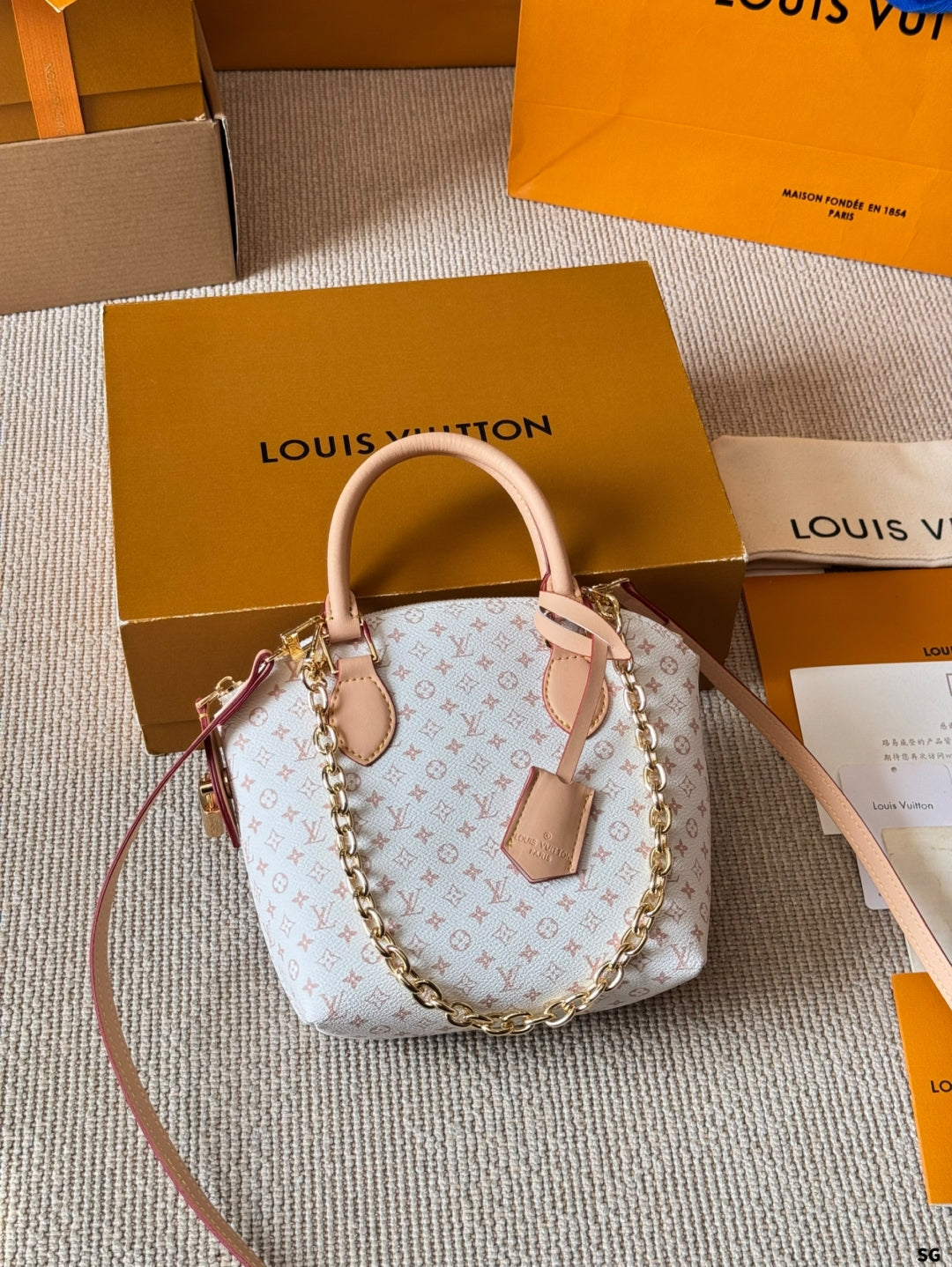 LV locky bb Handbag