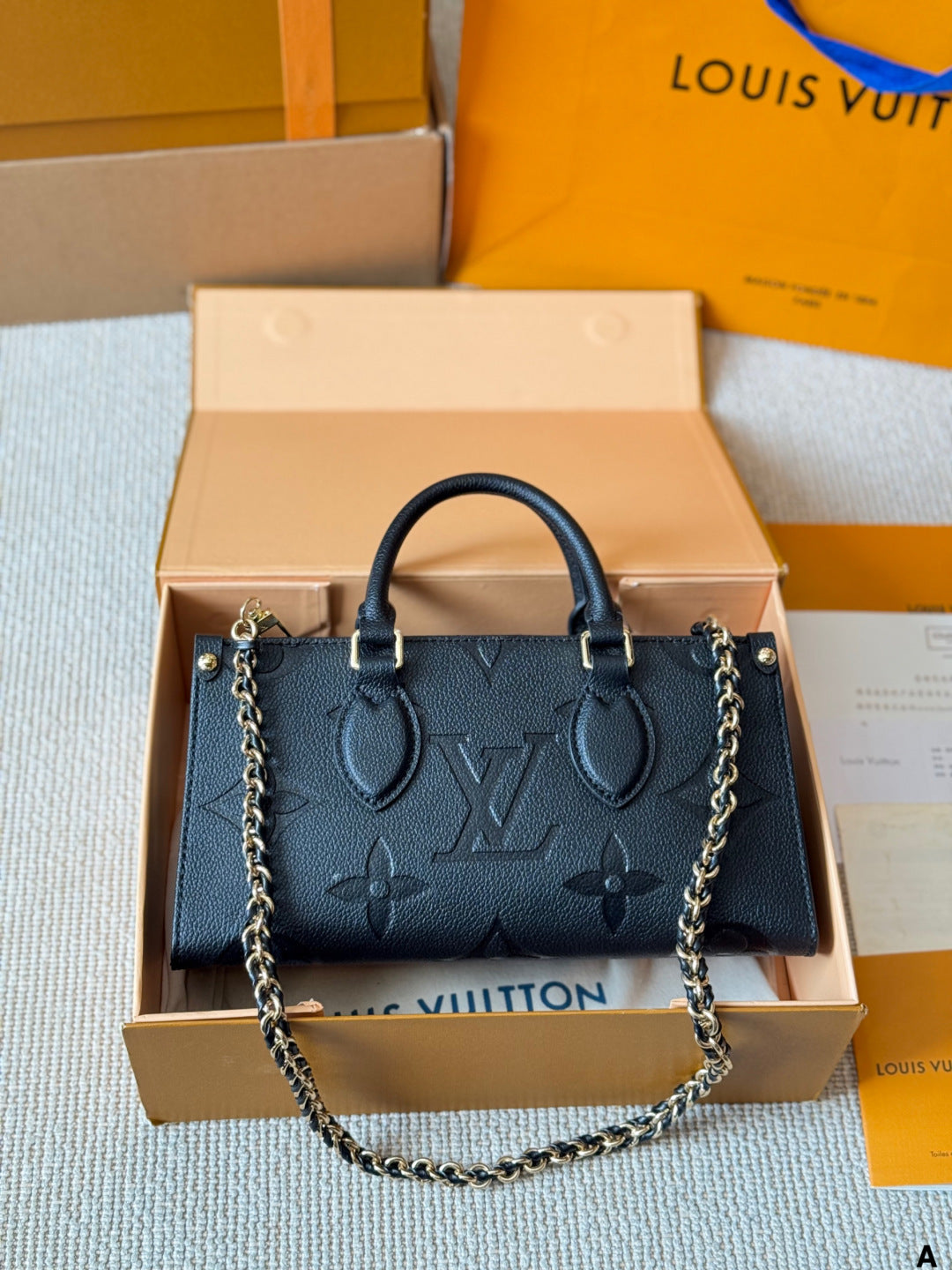 LV On The Go Horizontal Vintage-patterned Bag