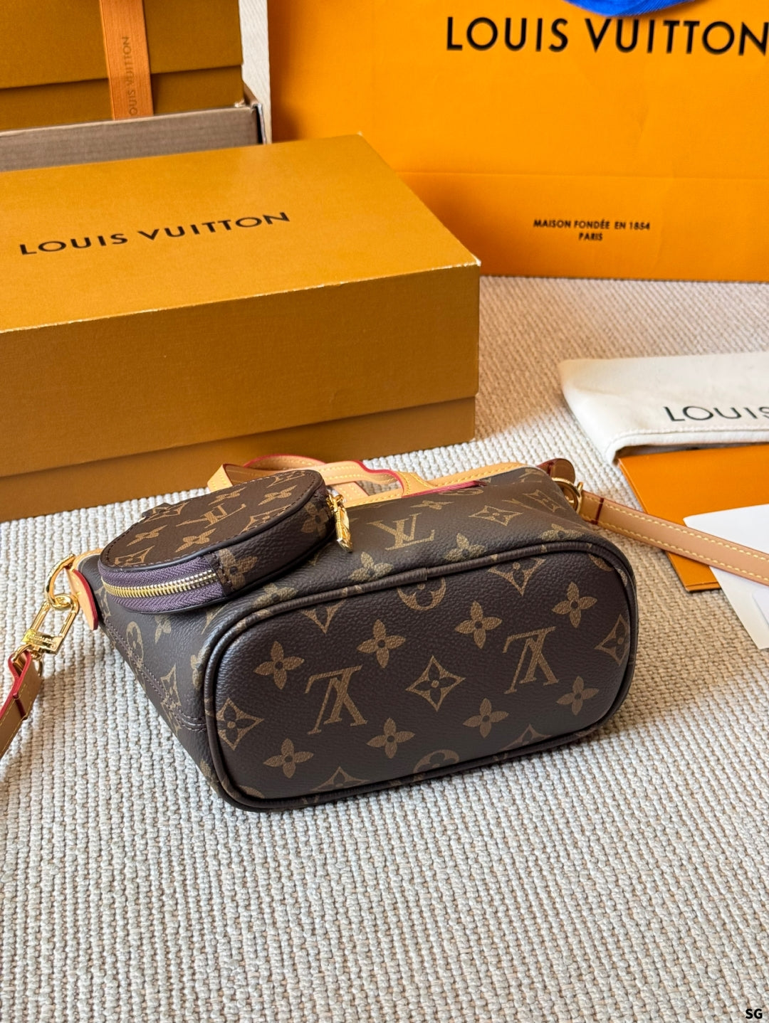 LV Neverfull bb Handbag