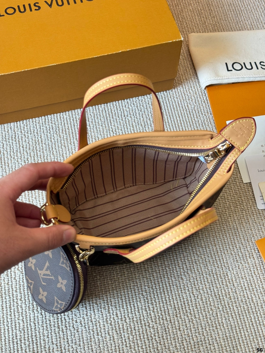 LV Neverfull bb Handbag
