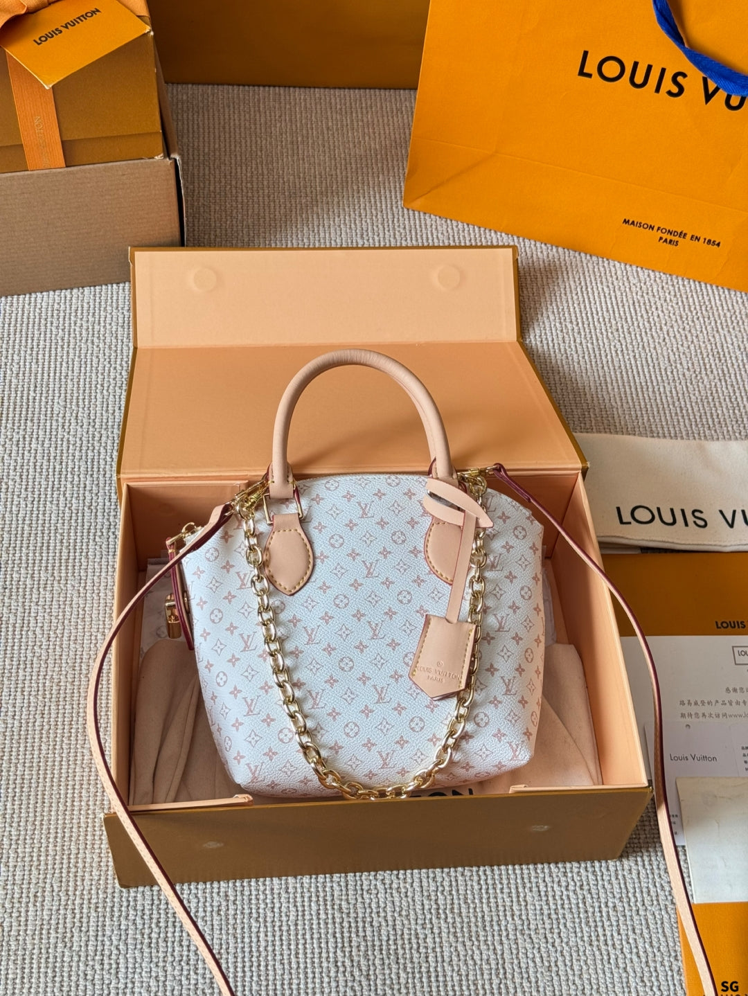 LV locky bb Handbag