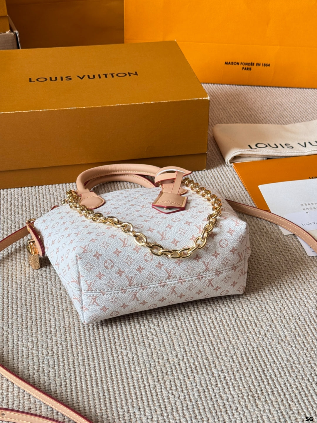 LV locky bb Handbag
