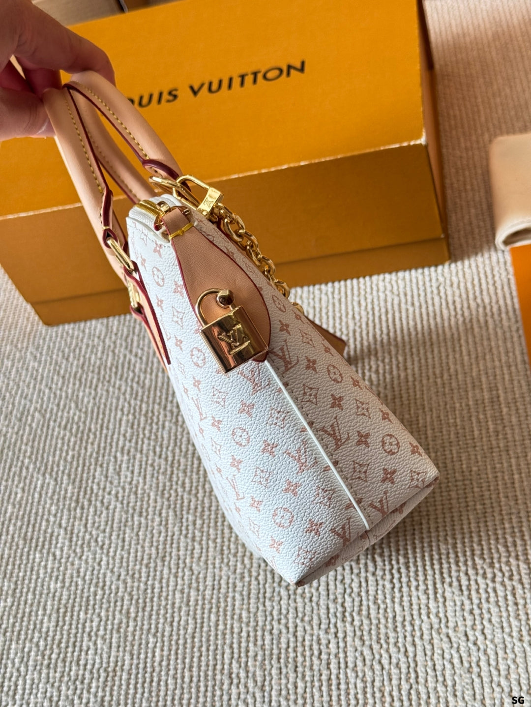 LV locky bb Handbag